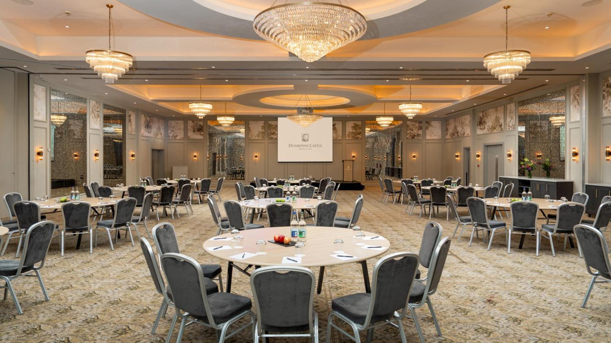 Dunboyne Castle Hotel & Spa Экстерьер фото